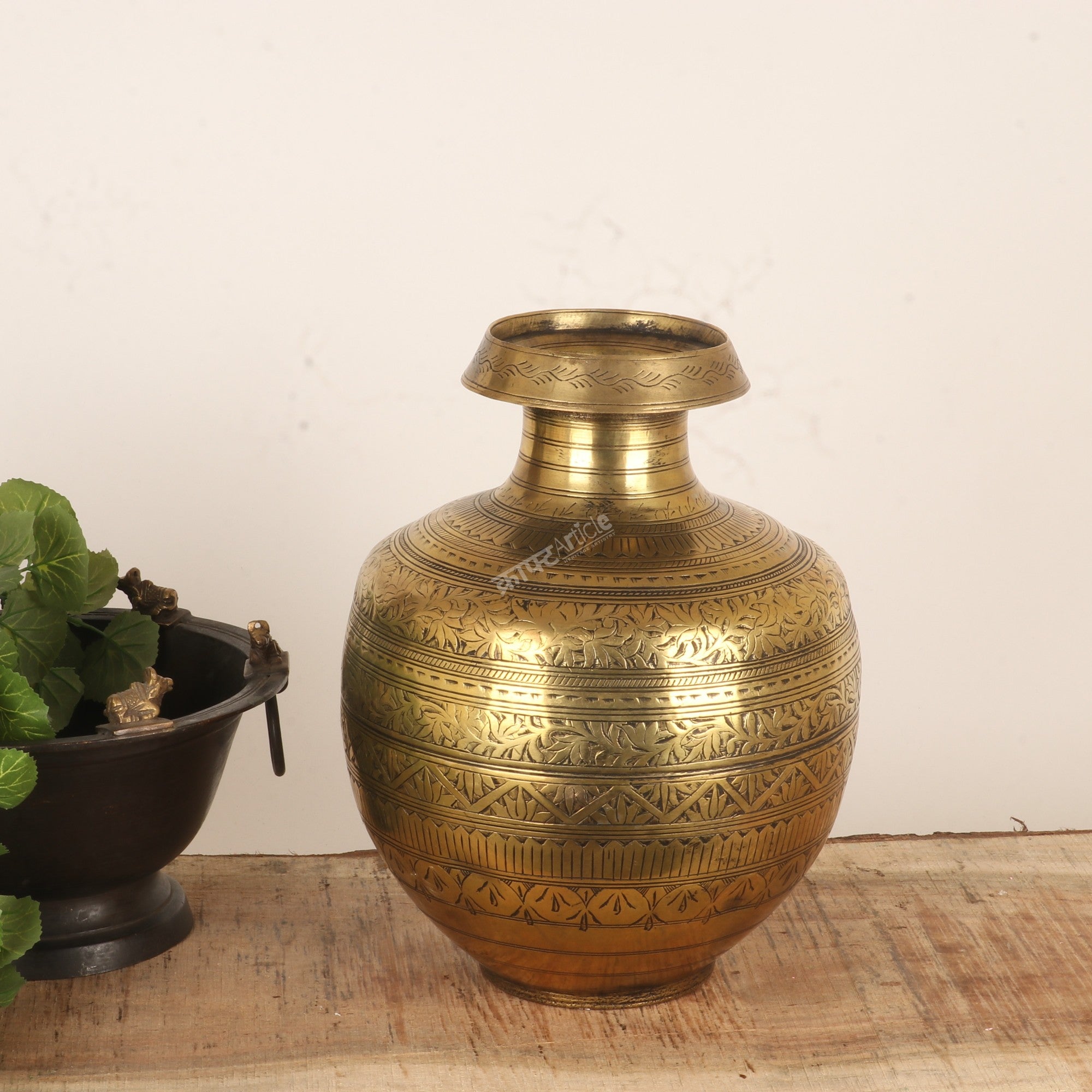 Brass Vintage Décor Carving Planter