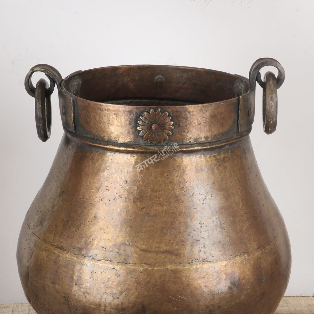 Vintage Brass Planter – Classic Charm for Timeless Spaces
