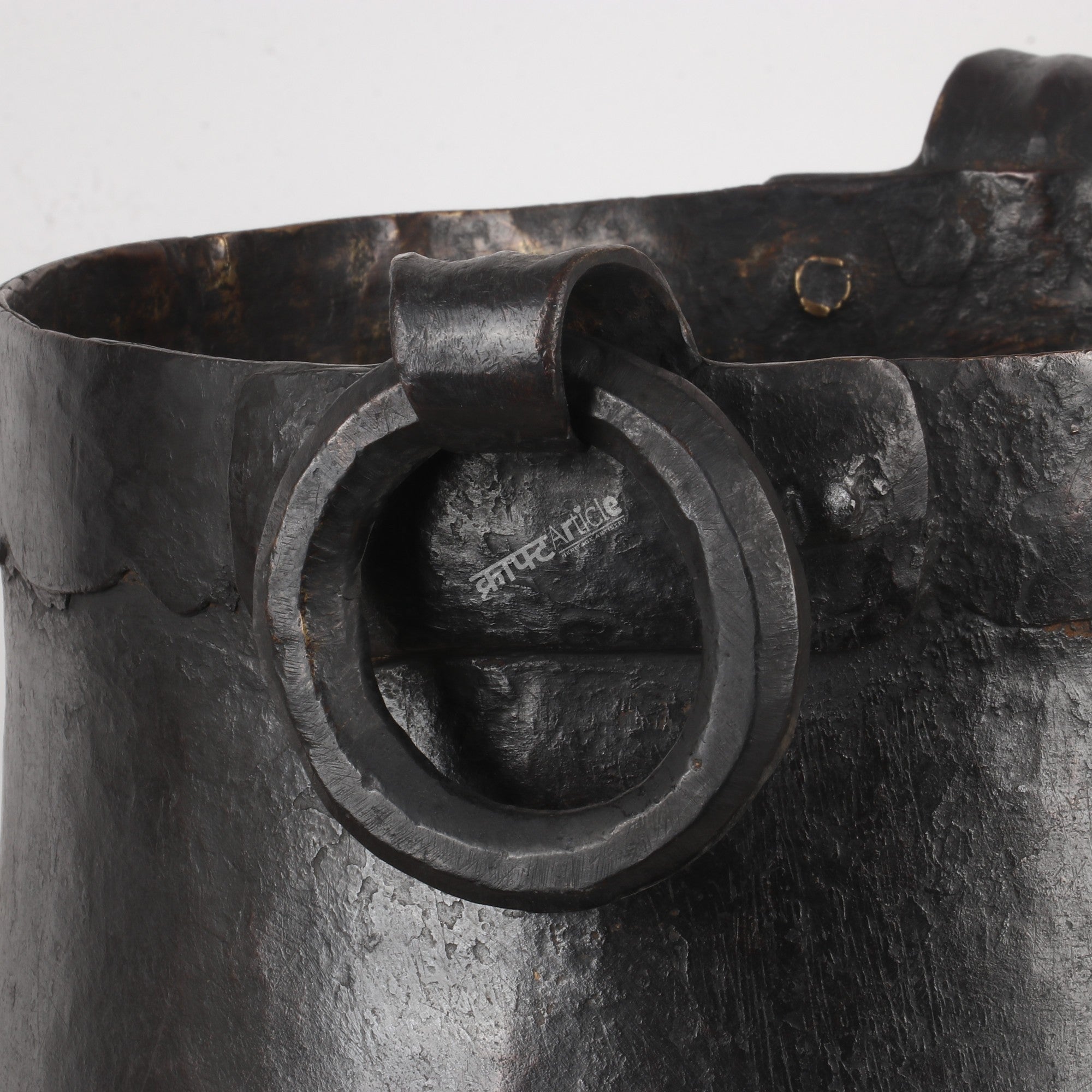 Vintage Brass Planter – Versatile Décor Accent.