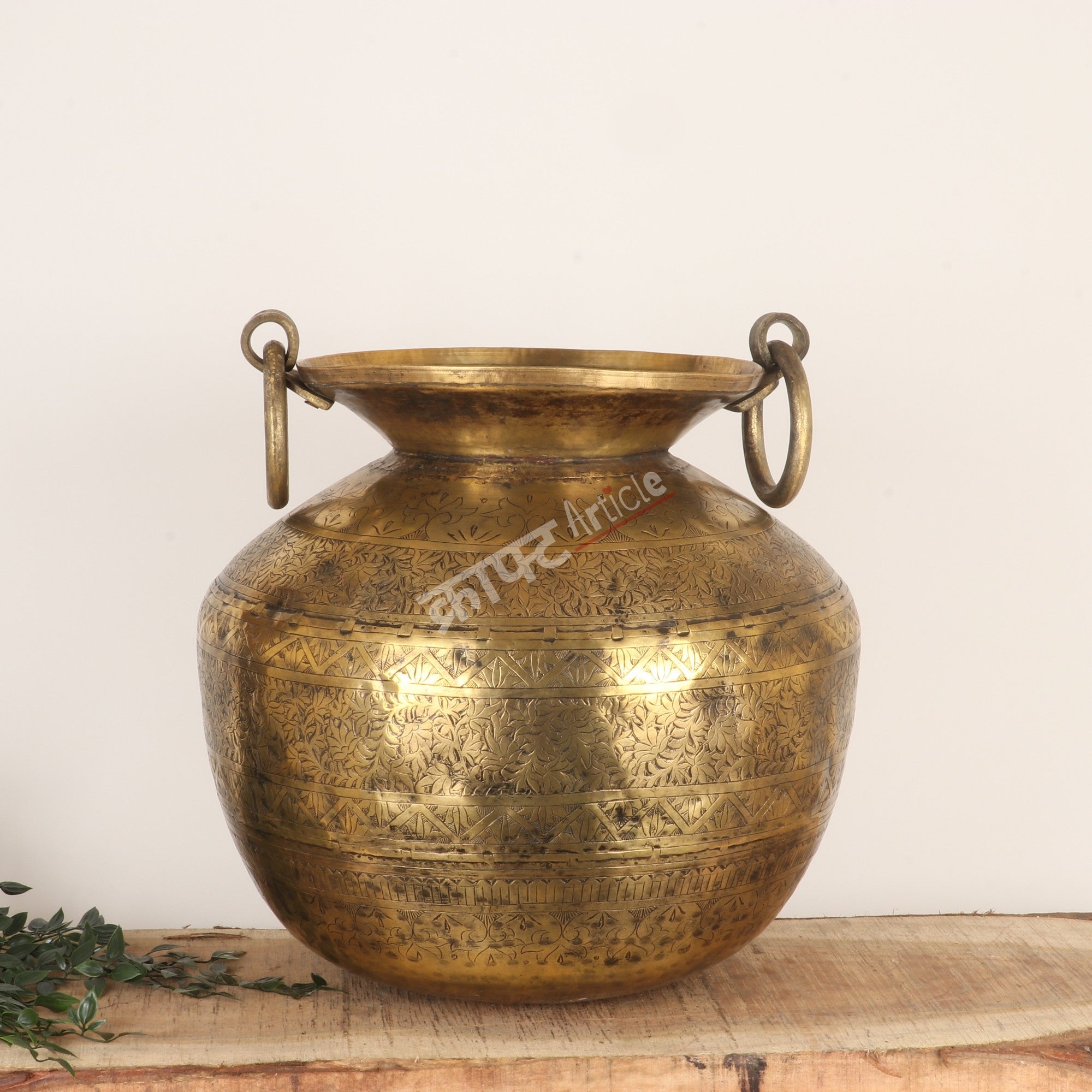 Vintage Brass Planter Heritage Décor Accent
