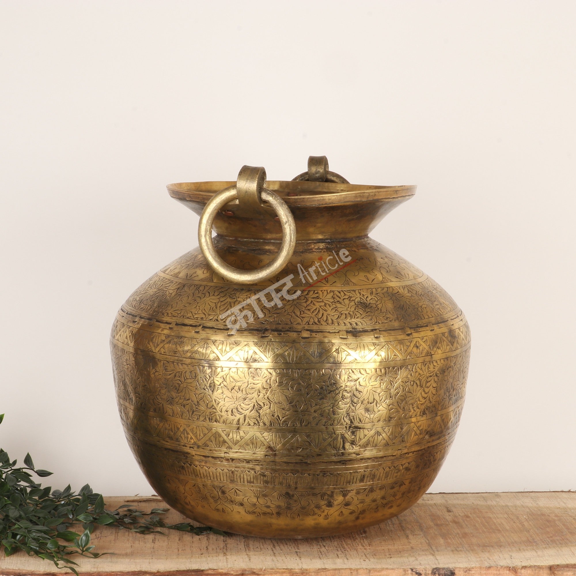 Vintage Brass Planter Heritage Décor Accent