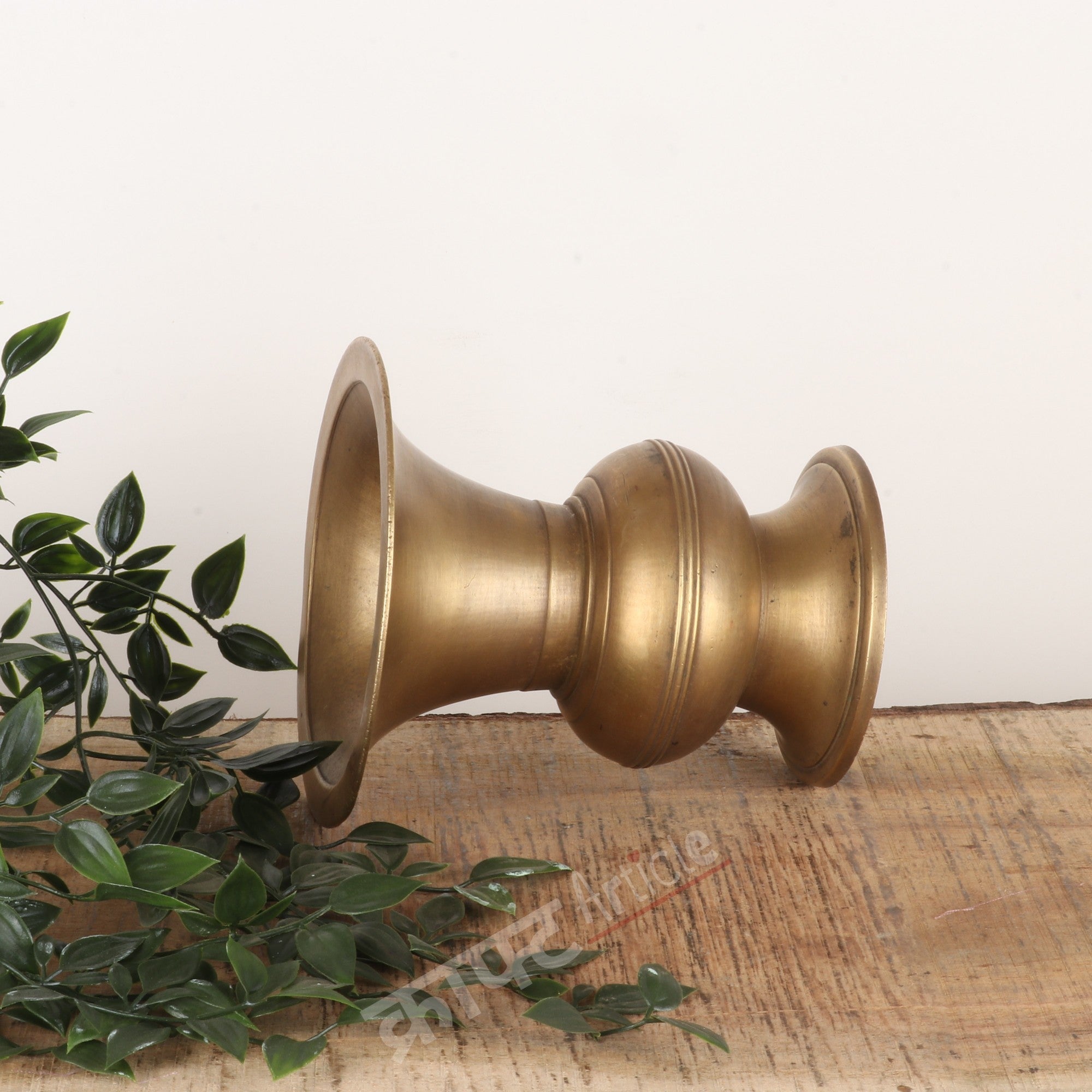 Traditional Brass Vase – Décor Accent