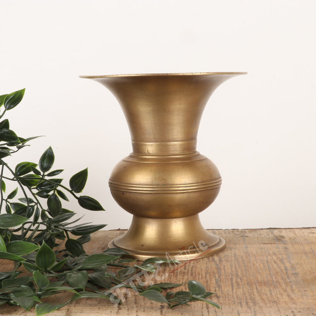 Traditional Brass Vase – Décor Accent