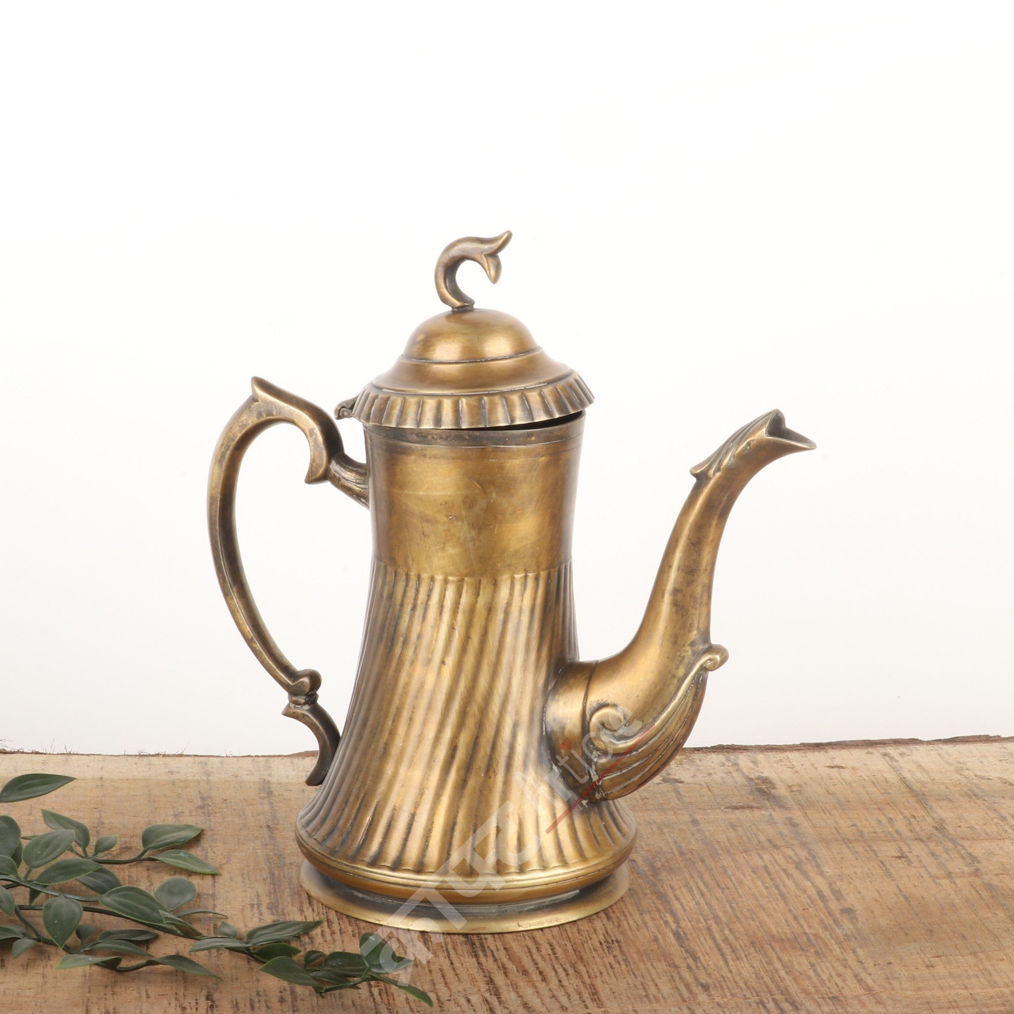 Brass Sheet Décor Kettle
