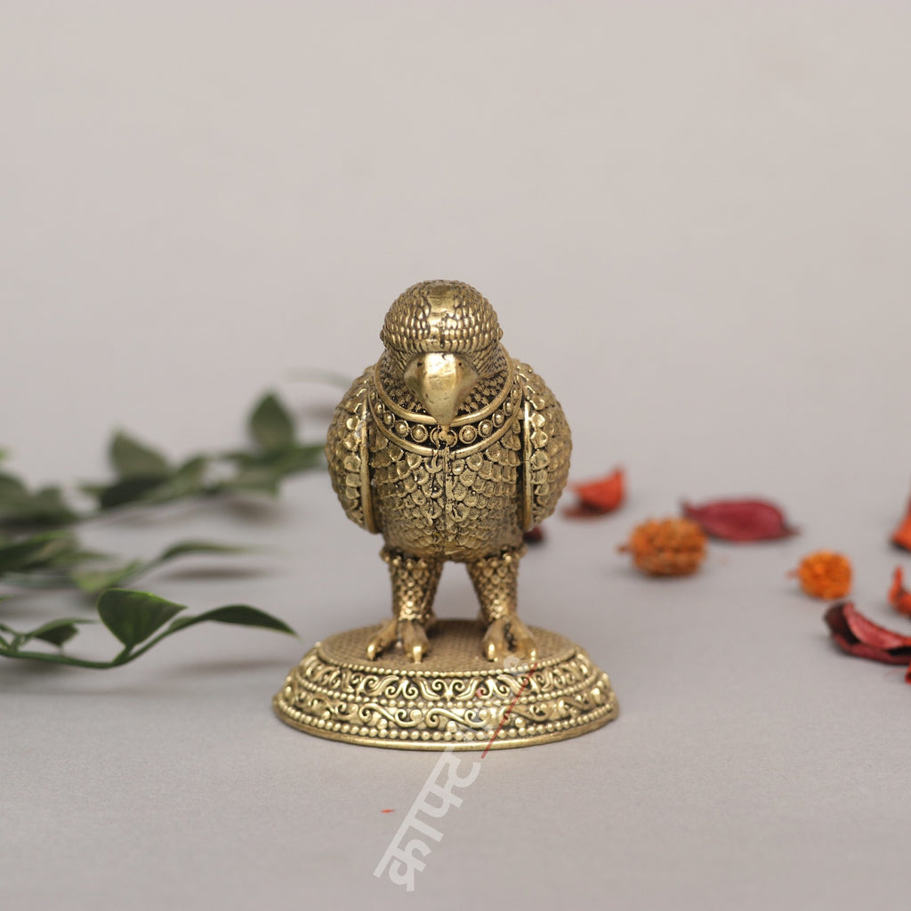 Brass Parrot Idol – Symbol of Beauty & Positive Energy