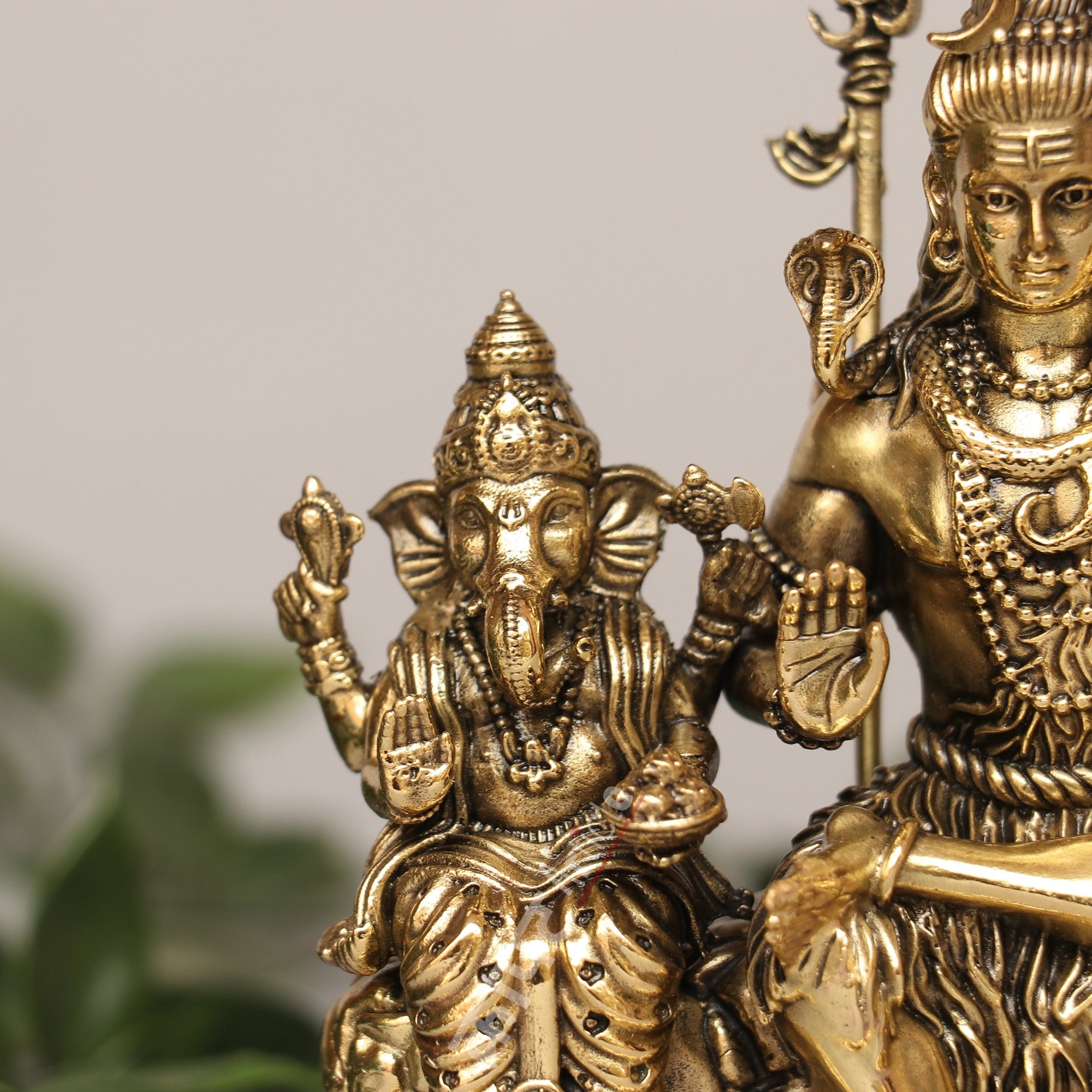 Brass Shiva Family Idol – Divine Harmony & Blessings