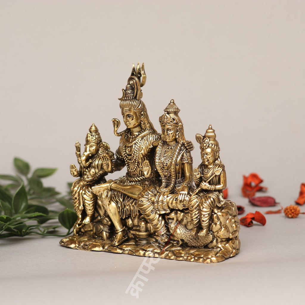 Brass Shiva Family Idol – Divine Harmony & Blessings
